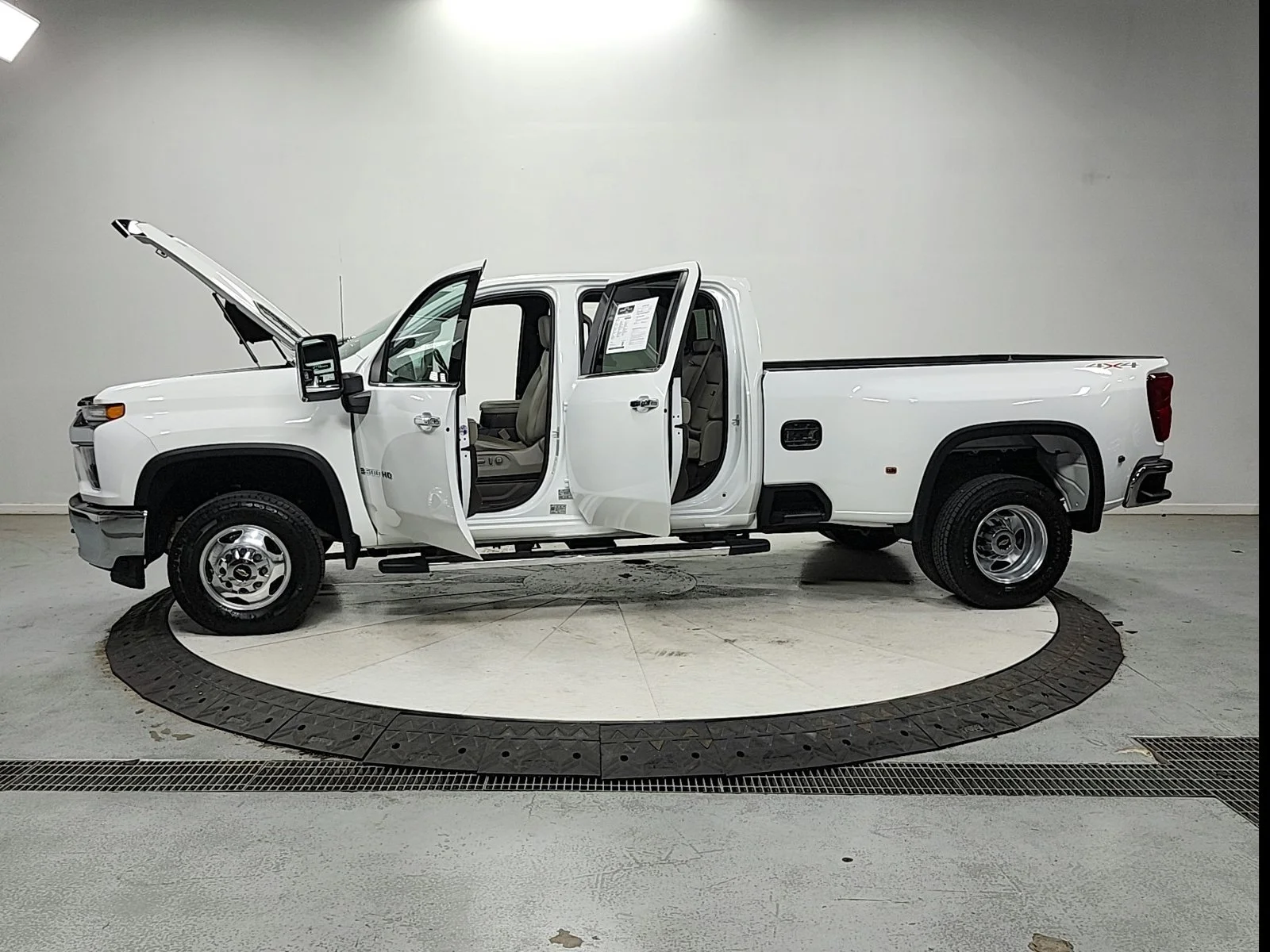 Used 2023 White Chevrolet LTZ image 13