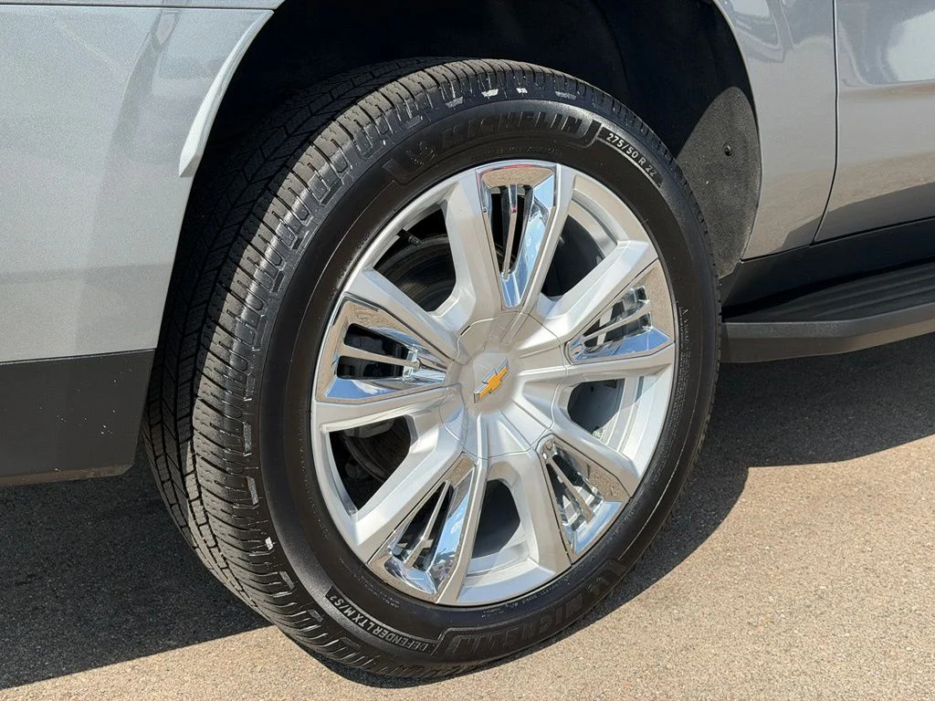 Used 2023 Gray Chevrolet High Country image 28