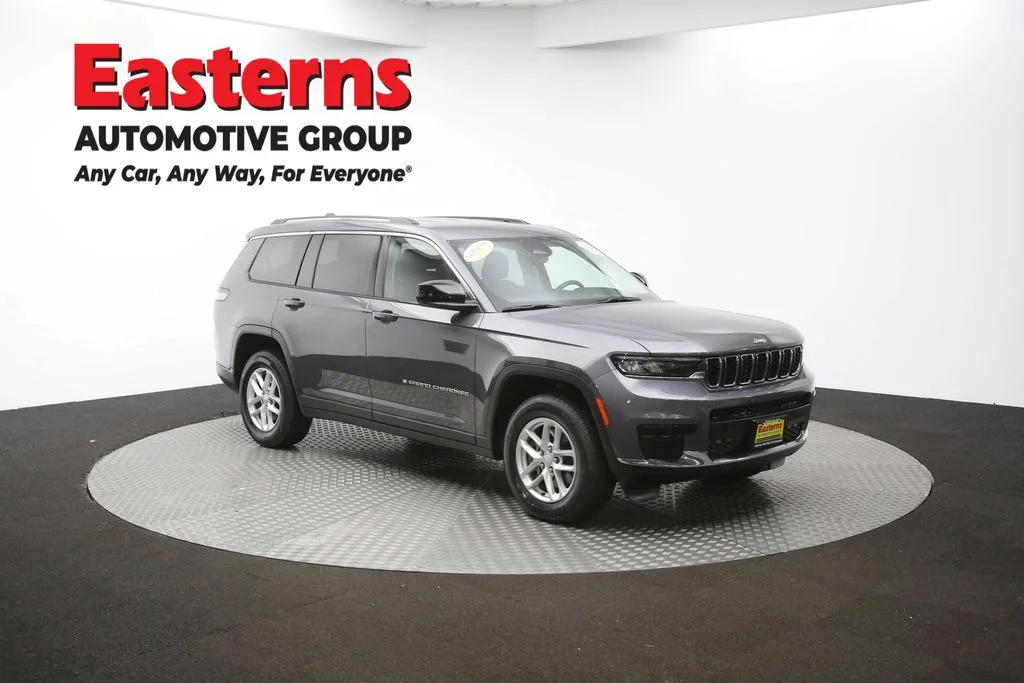 Used 2023 Gray Jeep Laredo image 51