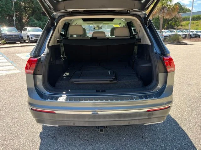 Used 2018 Gray Volkswagen 2.0T SEL Premium image 35
