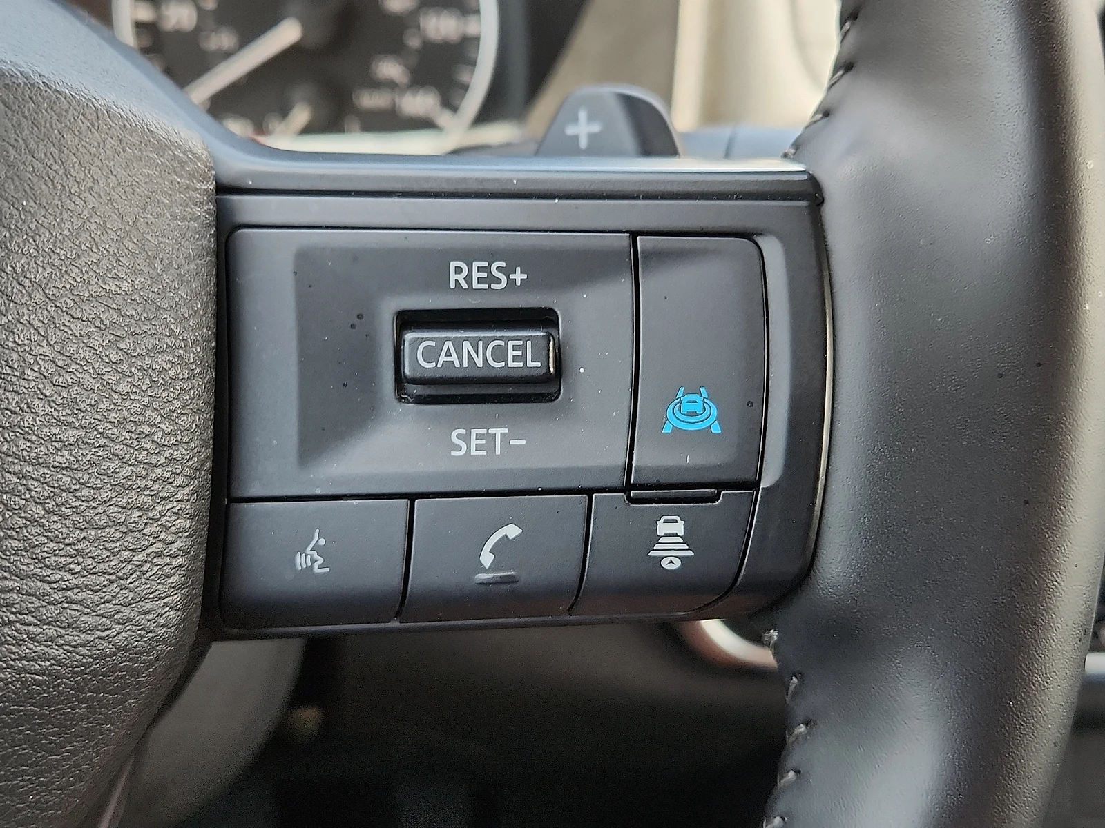 2025 Nissan Rogue SV - Photo 17