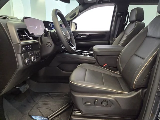 Used 2025 Gray Chevrolet Premier image 11