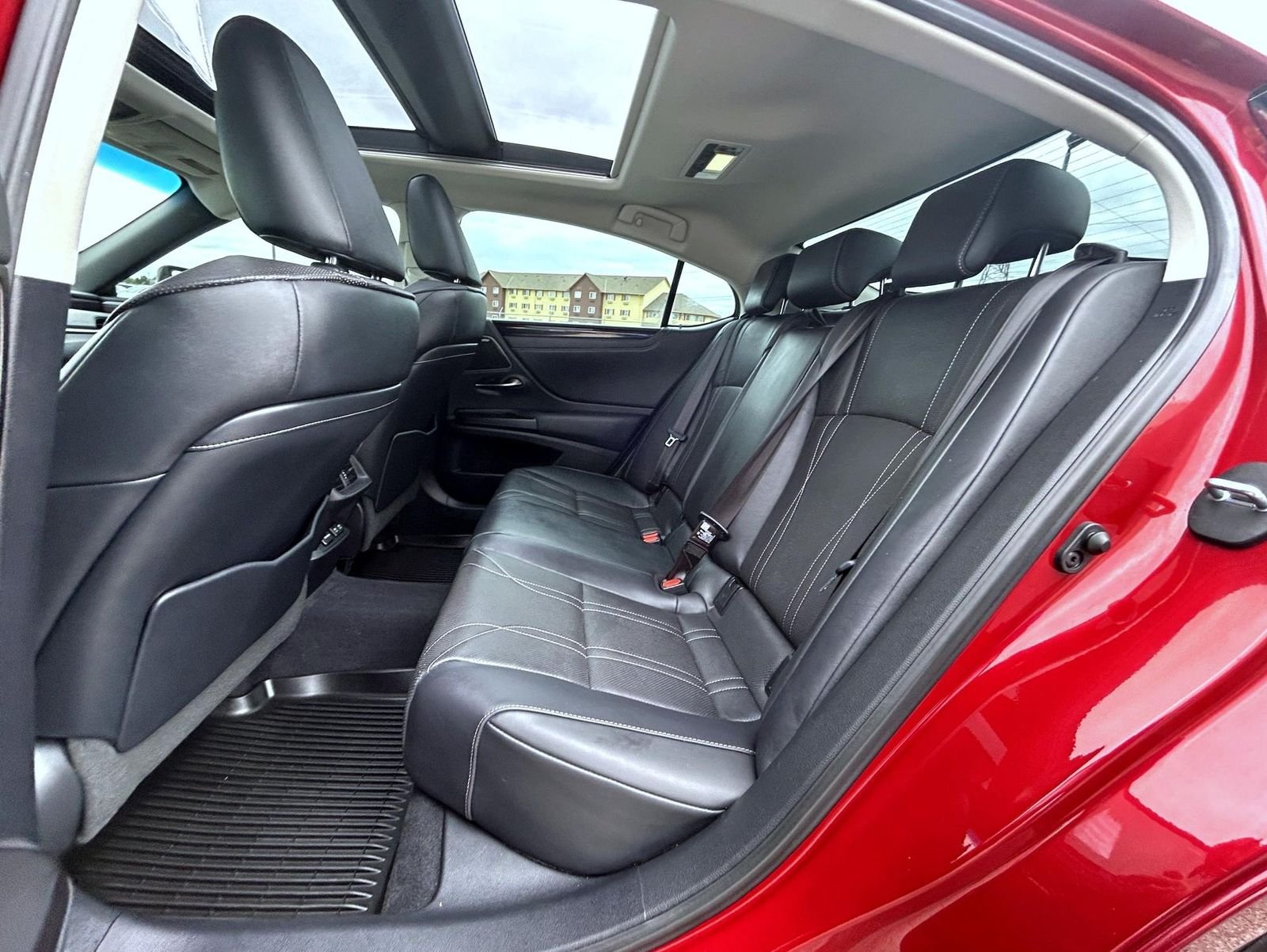 Used 2019 Red Lexus 350 Luxury image 19