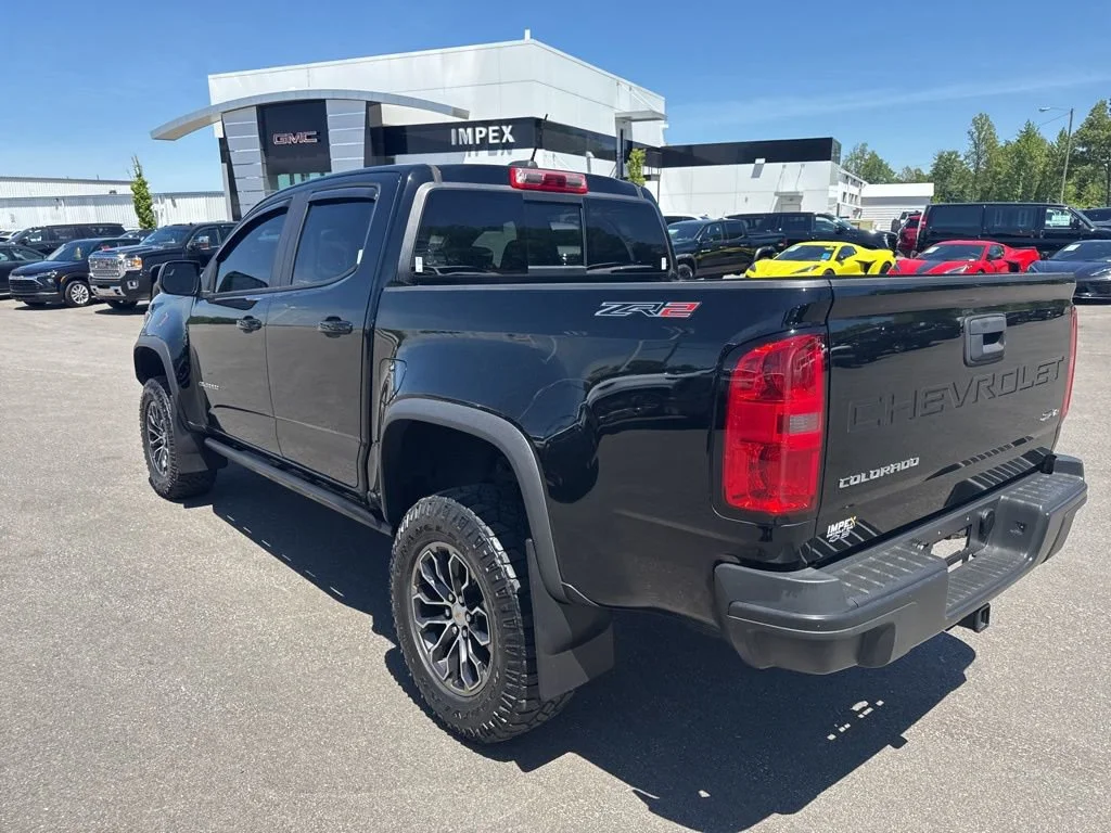 View vehicle photo 3