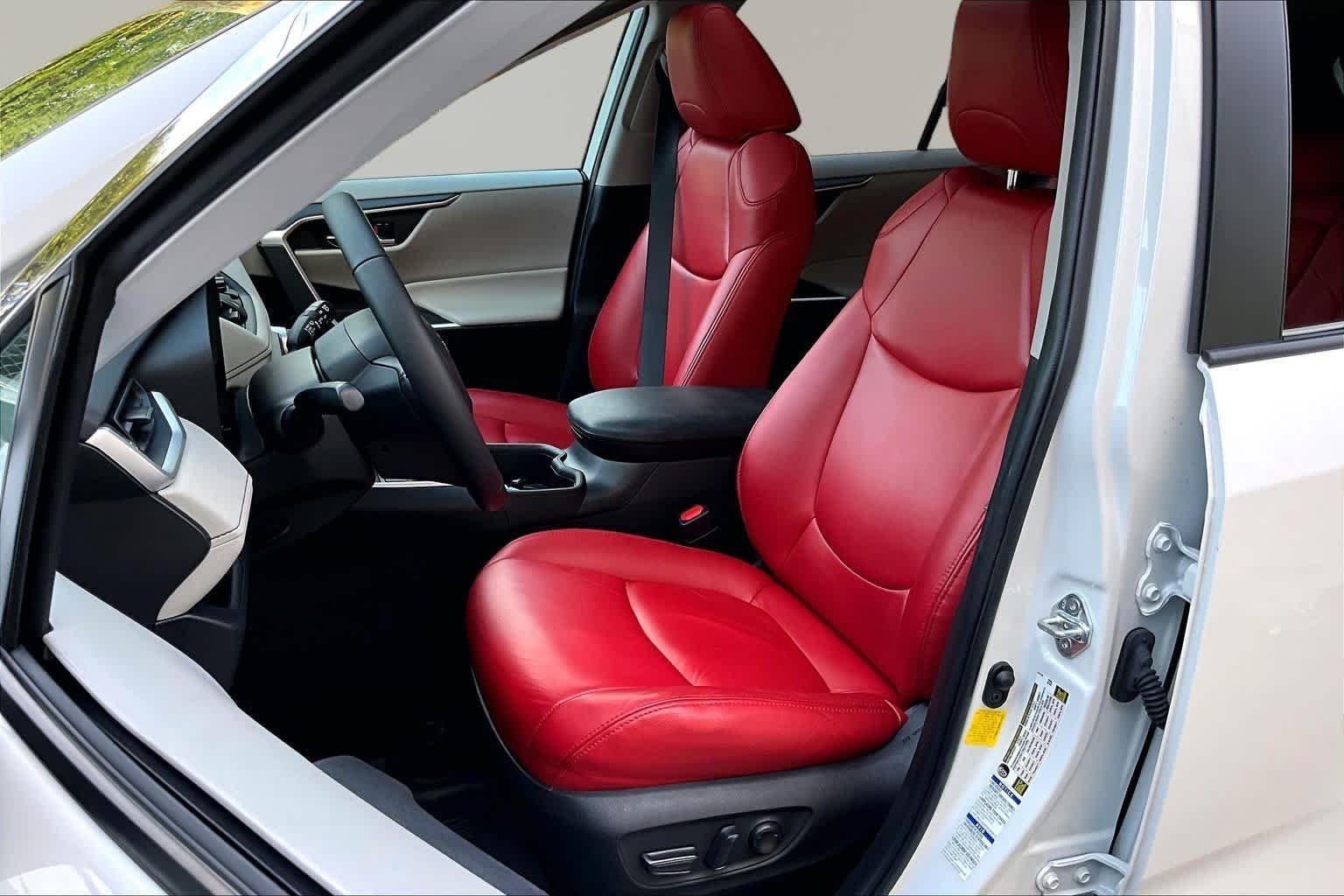 Used 2022 White Toyota Hybrid XLE image 8