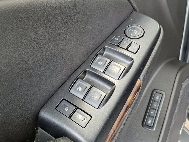 Used 2018 Gray Chevrolet LT image 22