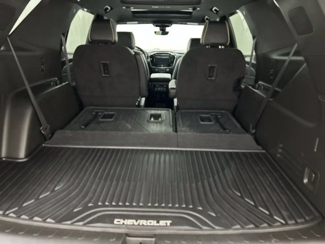 Used 2022 White Chevrolet Premier image 32