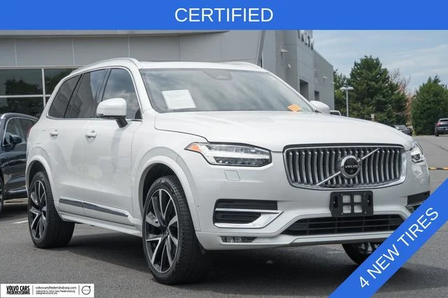 Used 2023 Crystal White Volvo Plus image 1