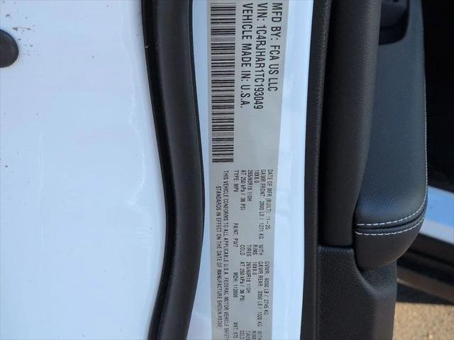 New 2026 Bright White Clear-Coat Exterior Paint Jeep Altitude image 8