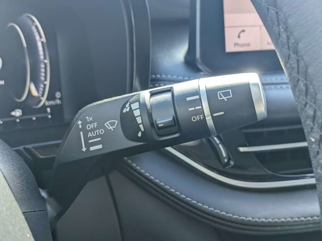 Certified Used 2023 White INFINITI LUXE image 30