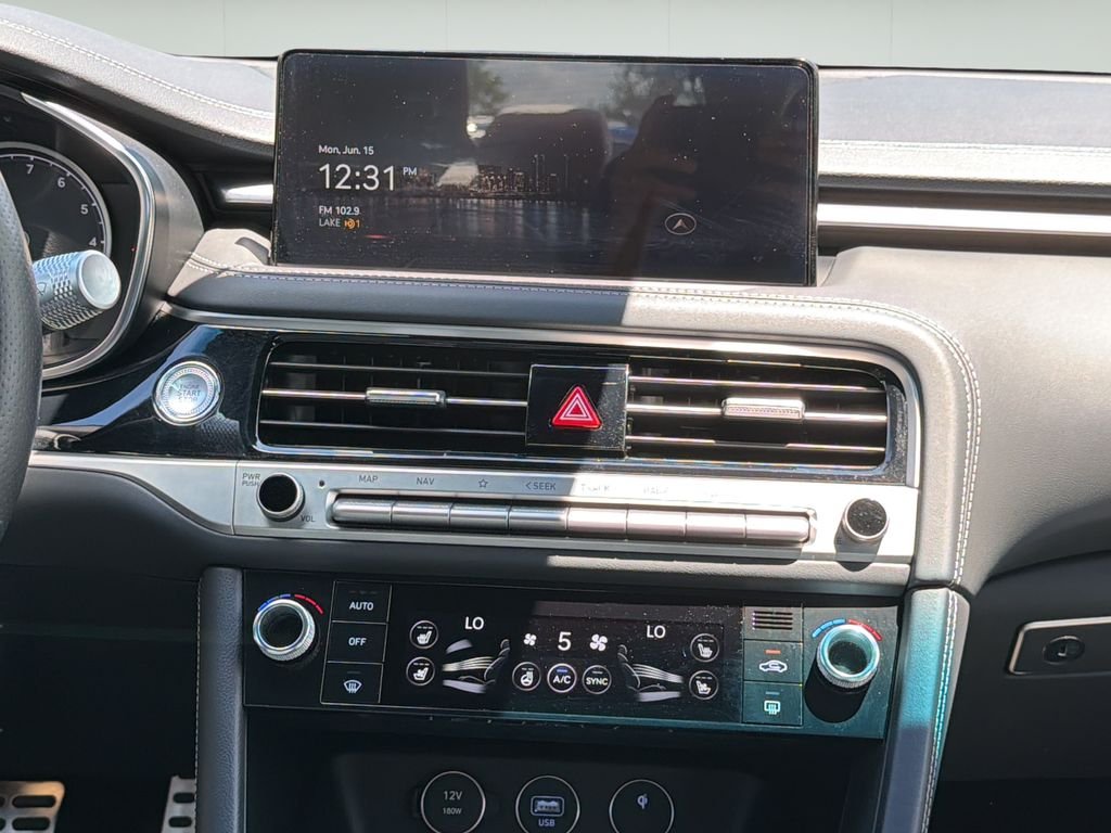 2025 GENESIS G70 Standard - Photo 19