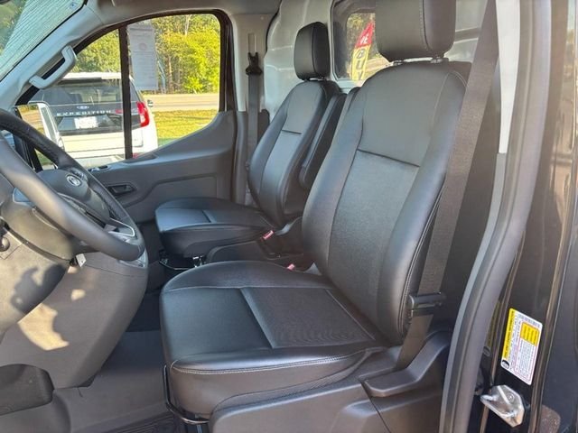 New 2025 Agate Black Metallic Ford Base image 6