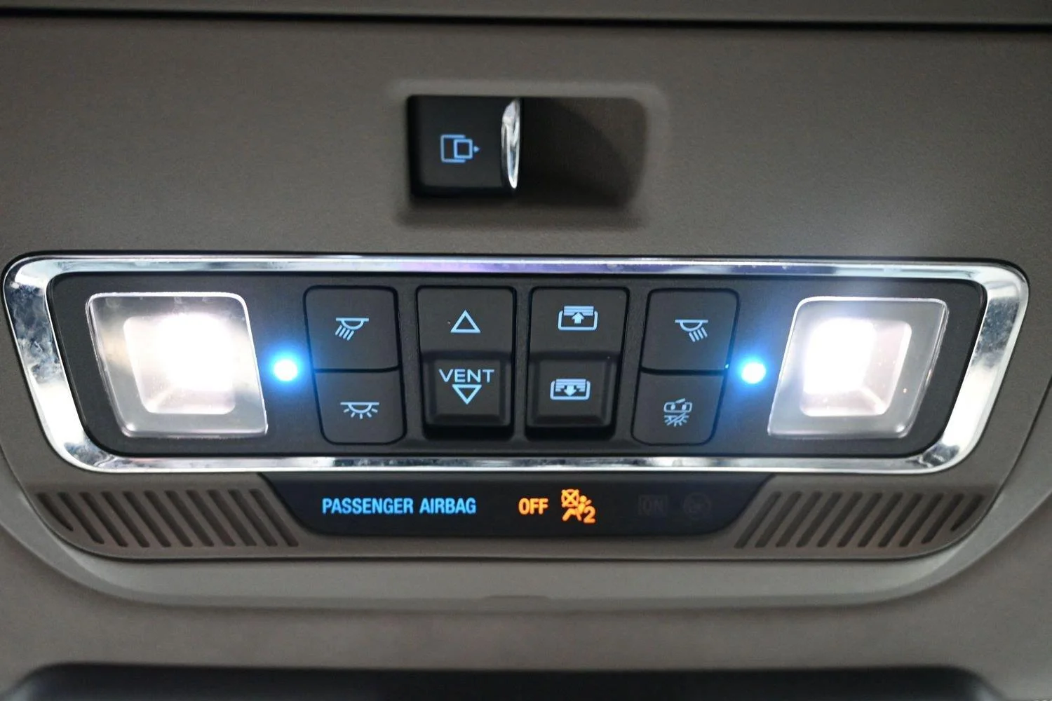 Used 2025 Agate Black Ford Platinum image 39