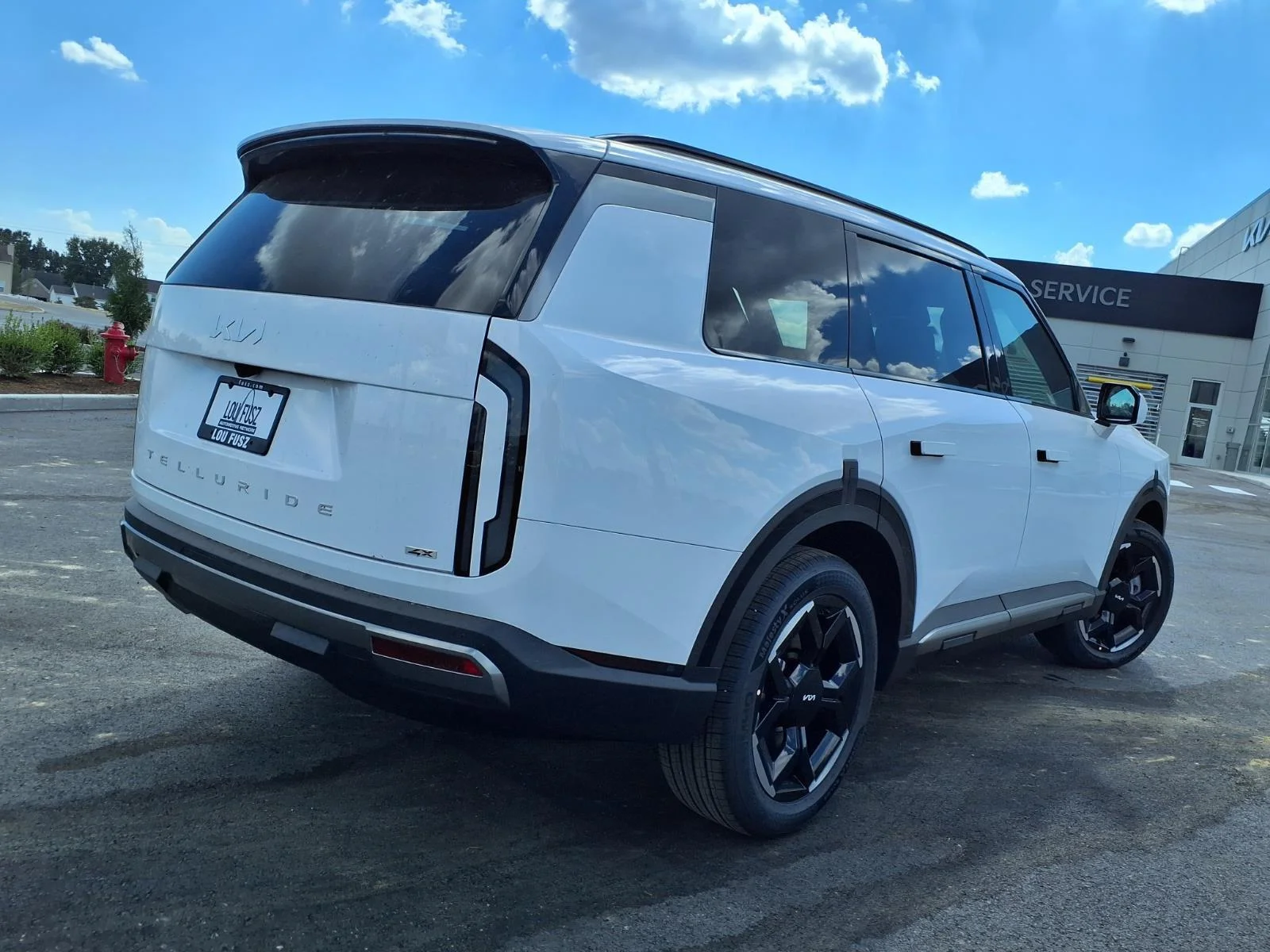 New 2027 Glacial White Pearl Kia EX image 20