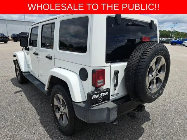 Used 2014 White Jeep Unlimited Sahara image 8