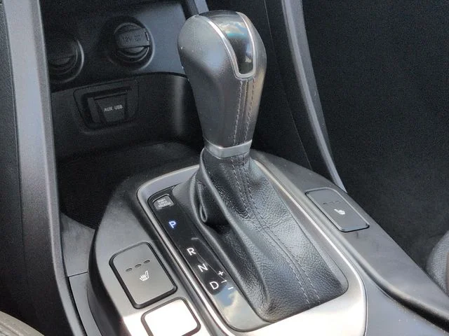 Used 2014 Black Hyundai Base image 21