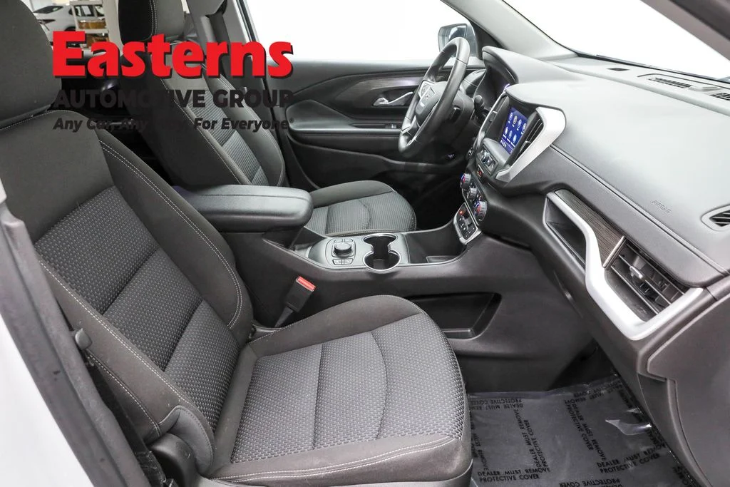 Used 2023 White GMC SLE image 23