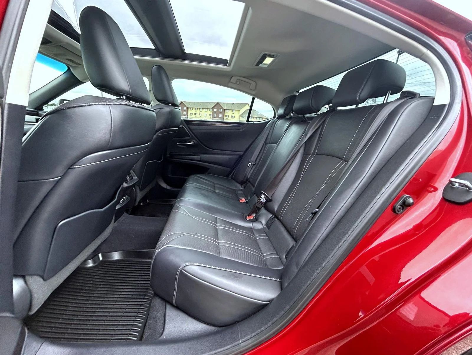 Used 2019 Red Lexus 350 Luxury image 19
