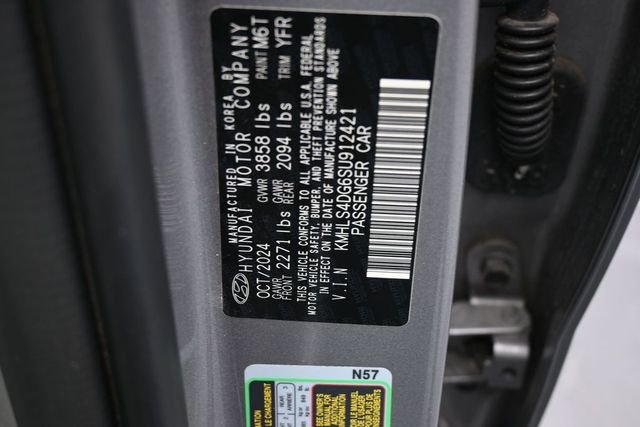 Used 2025 Silver Hyundai SEL Convenience image 20