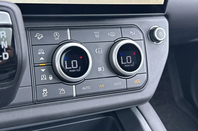 New 2026 Woolstone Green Land Rover S image 19