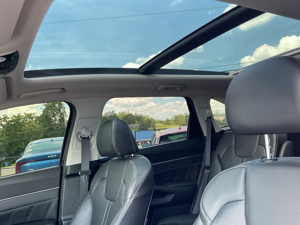 Used 2022 Ebony Black Kia SX image 21