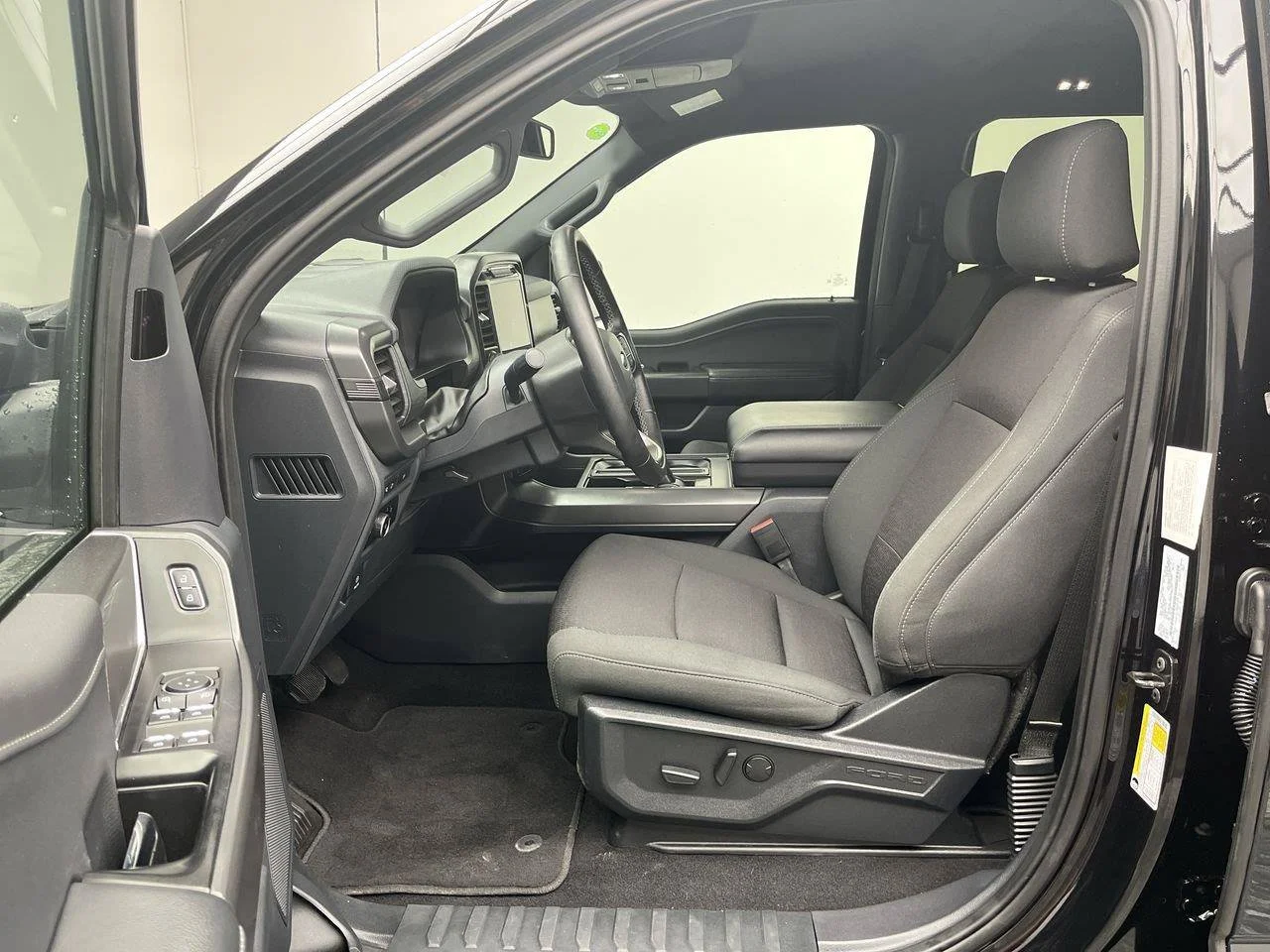 Used 2024 Black Ford XLT image 3