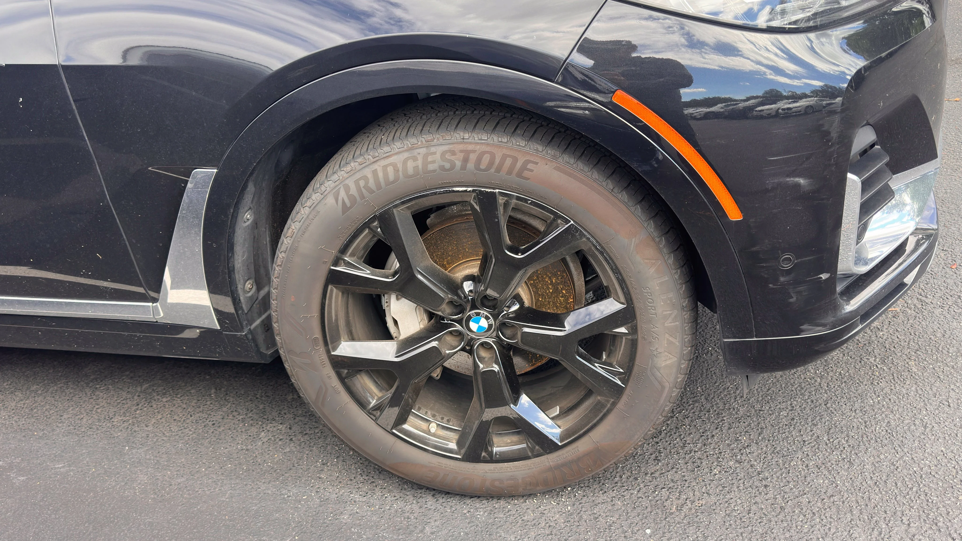 Used 2020 Black Sapphire Metallic BMW xDrive40i image 4