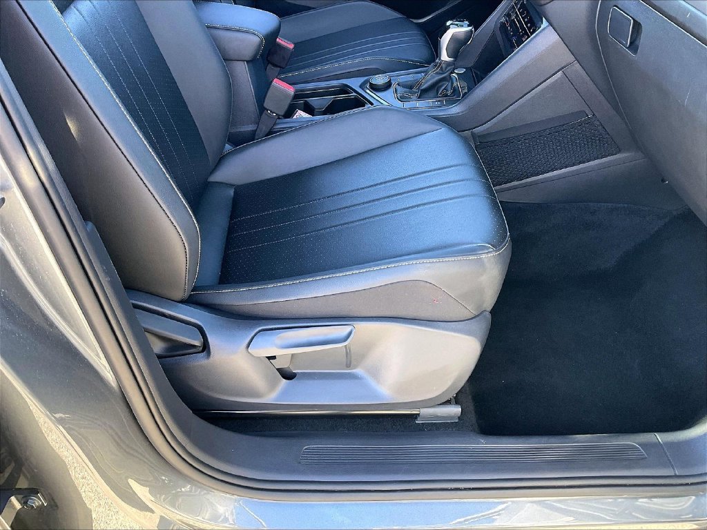 Used 2024 Platinum Gray Metallic Volkswagen 2.0T SE image 36