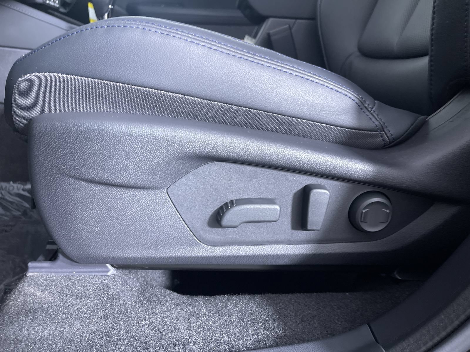 Used 2026 Magnetite Gray Metallic Subaru Limited image 12