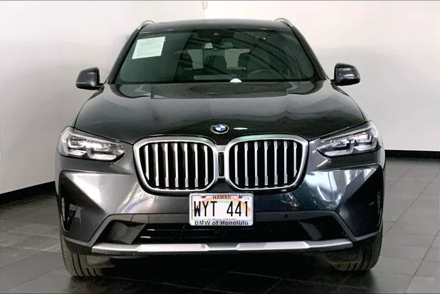 Used 2024 Dark Graphite Metallic BMW xDrive30i image 2