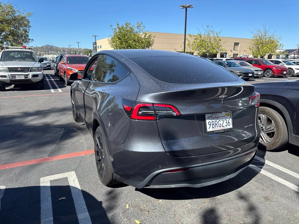 Used 2022 Blue Tesla Long Range image 2