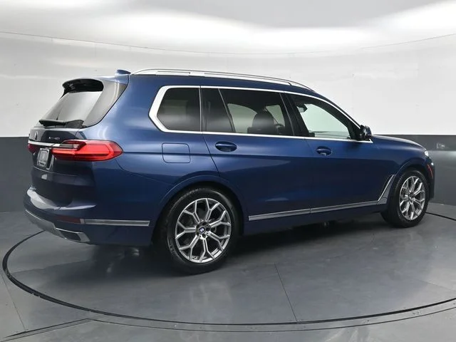 Used 2022 Blue BMW xDrive40i image 4