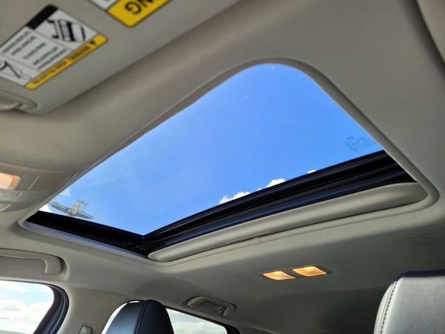 Used 2019 White Mazda Touring image 17