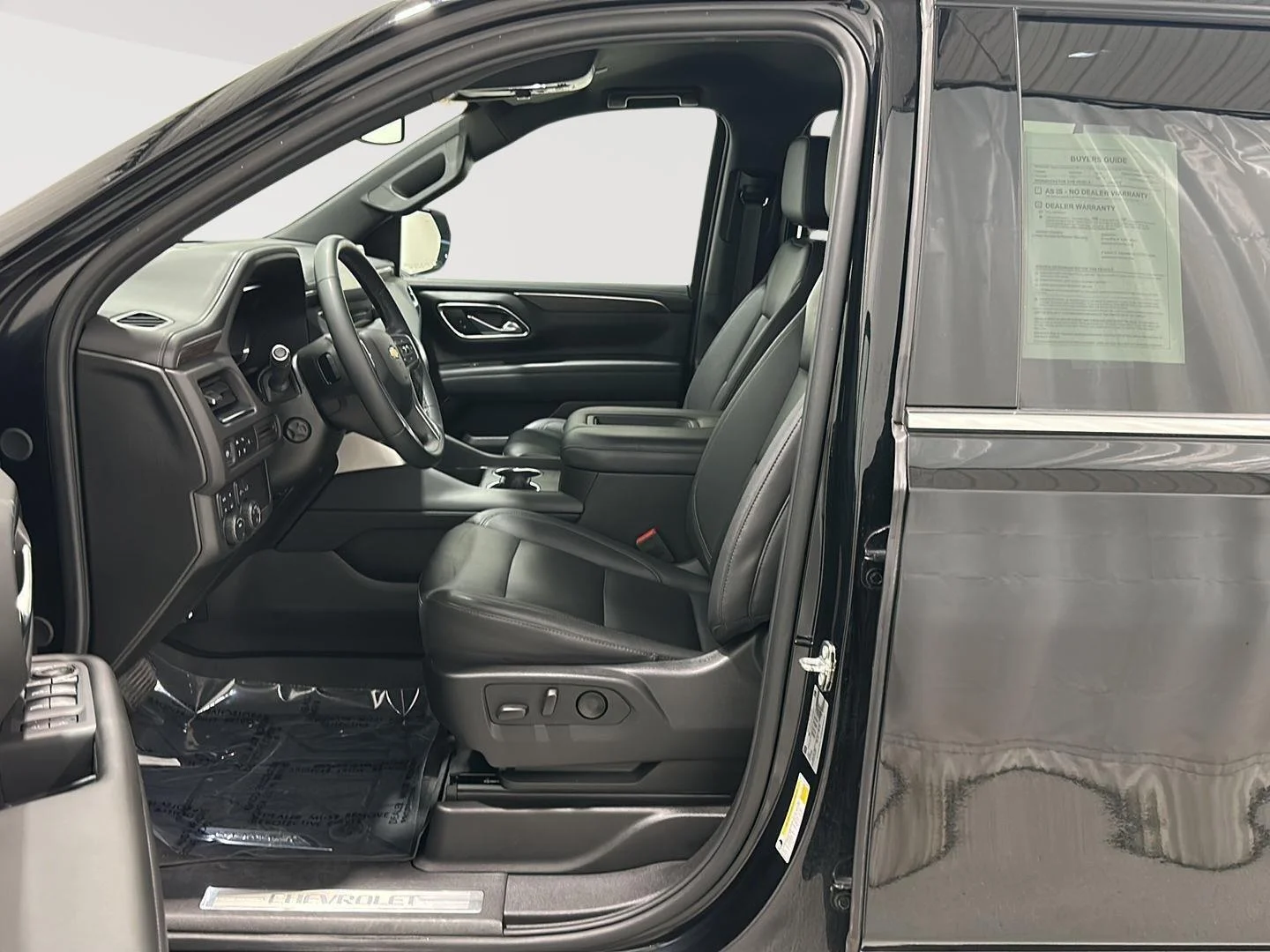 Used 2023 BLACK Chevrolet LT image 18