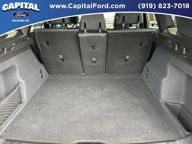 Used 2023 Gray BMW xDrive28i image 16