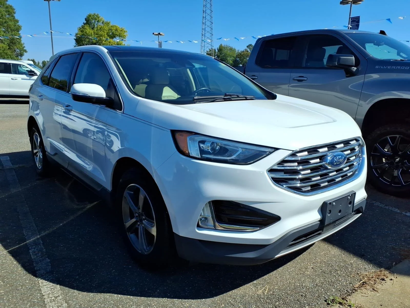 Used 2020 Star White Metallic Tri-Coat Ford SEL image 3