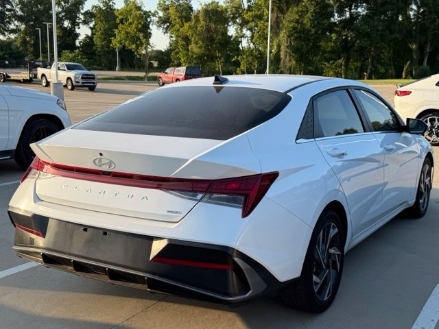 Used 2025 White Hyundai Limited image 15