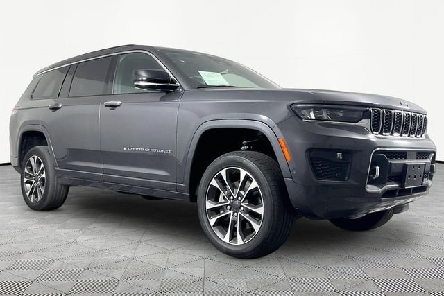 Used 2023 Gray Jeep Overland image 3