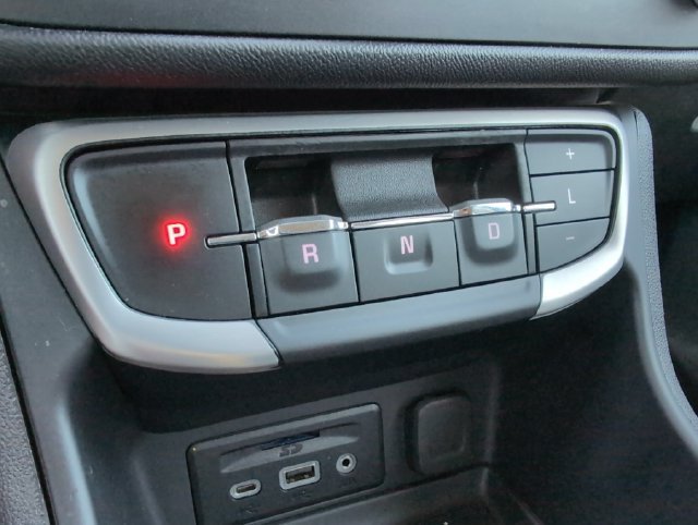 Used 2024 Summit White GMC SLT image 28