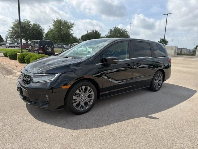 2026 Honda Odyssey Touring's photo