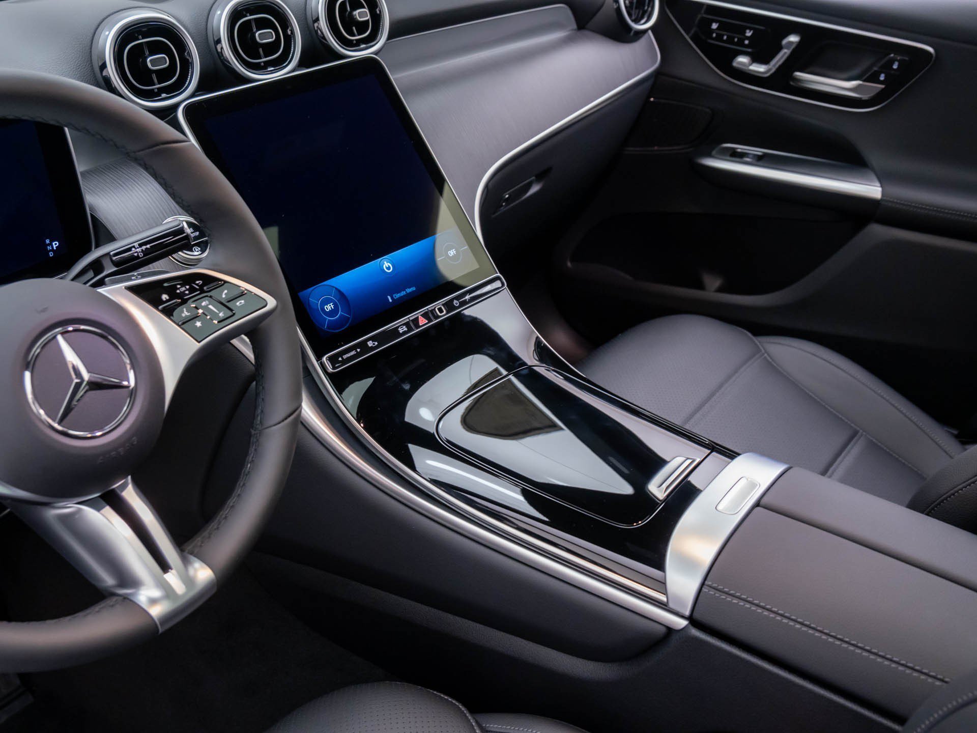 New 2026 White Mercedes-Benz GLC 300 image 12