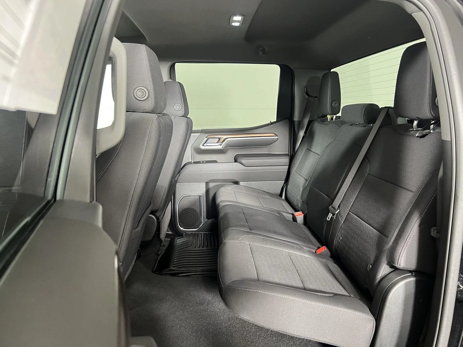Used 2025 Black Chevrolet LT image 4