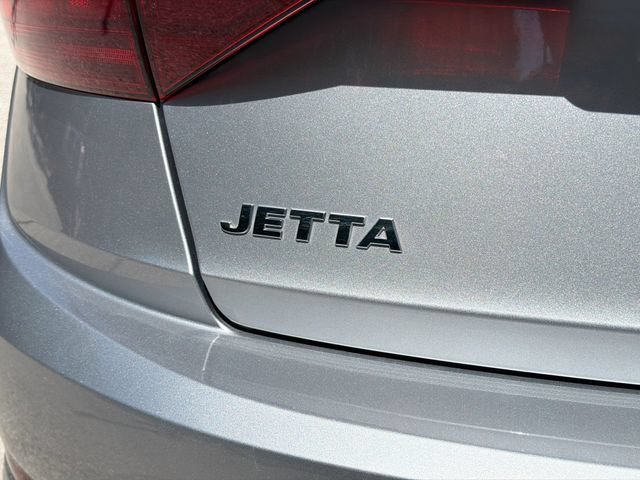 Used 2021 Pyrite Silver Metallic Volkswagen SEL image 11