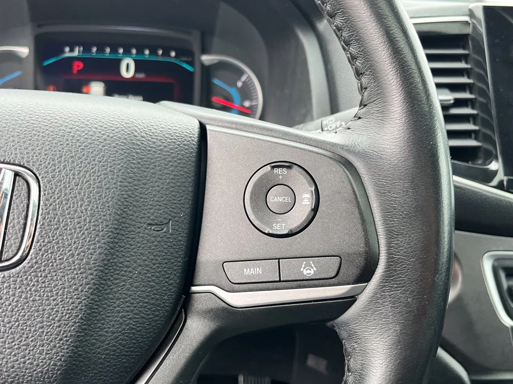Used 2020 White Honda EX-L image 26