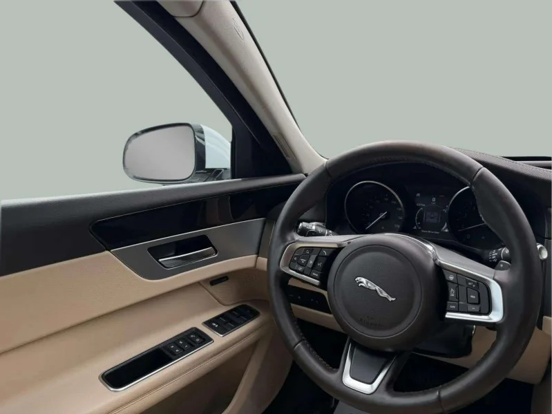 2018 Jaguar XF Prestige - Photo 13