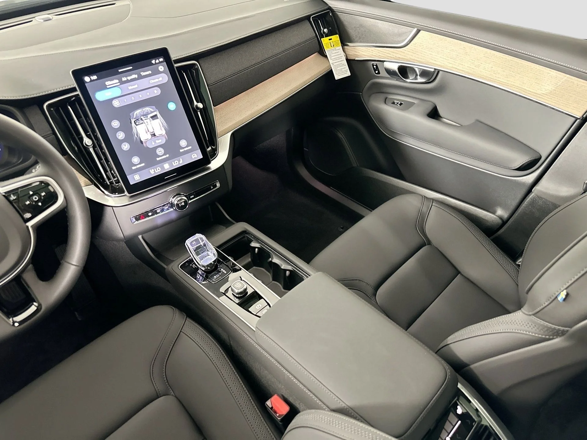 New 2026 Crystal White Volvo Plus image 24