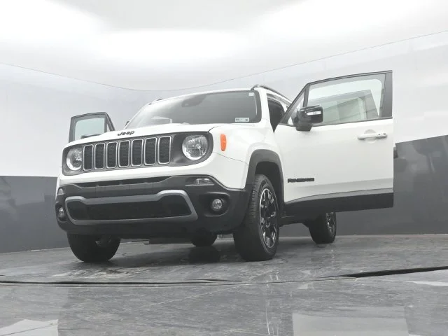 Certified Used 2023 Alpine White Clearcoat Jeep Latitude image 31