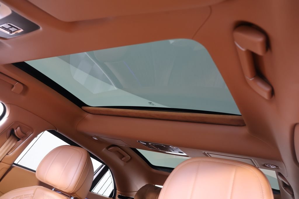Used 2021 Black Bentley W12 image 18