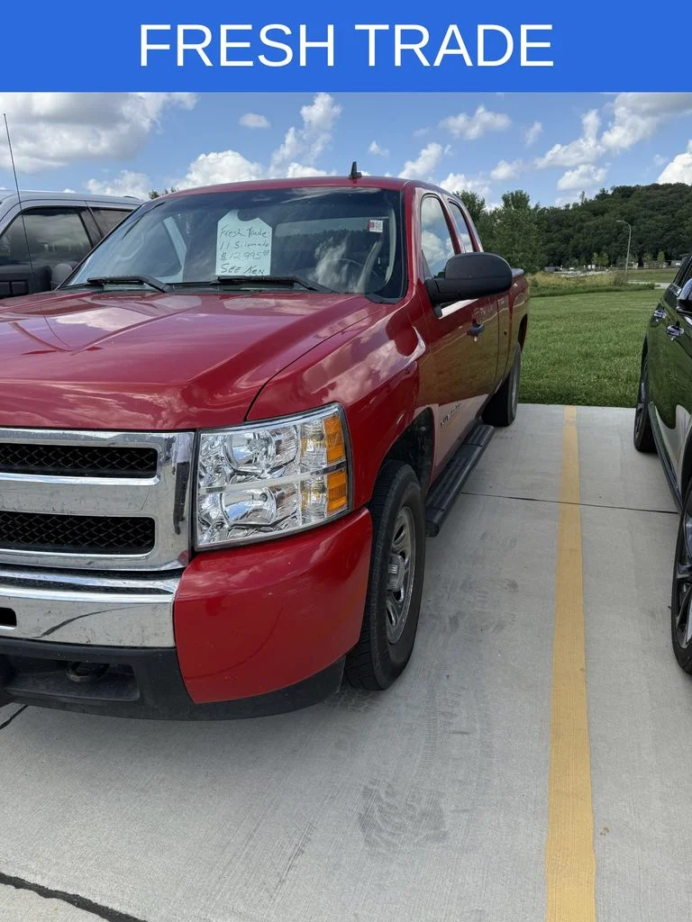 Used 2011 Victory Red Chevrolet LT image 3