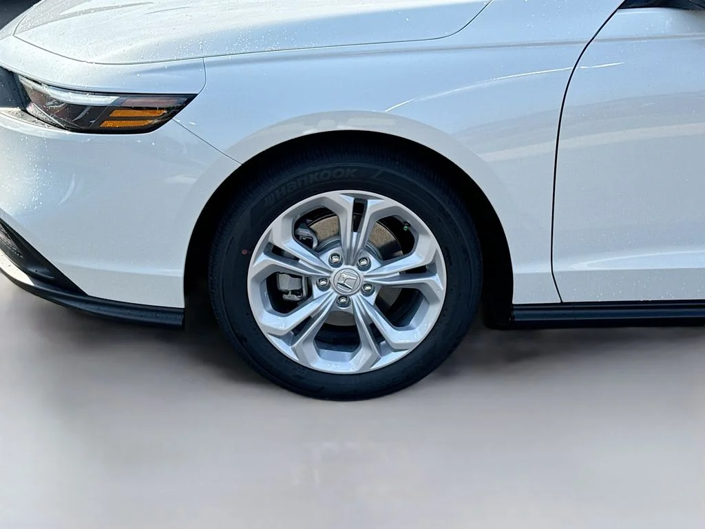 New 2026 Platinum White Pearl Honda LX image 31